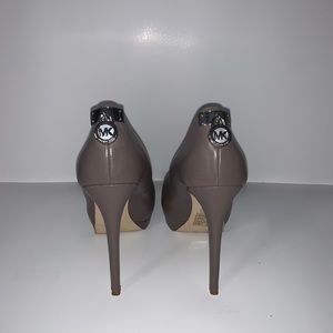 Michael Kors Hamilton Pump Leather Platform Heel